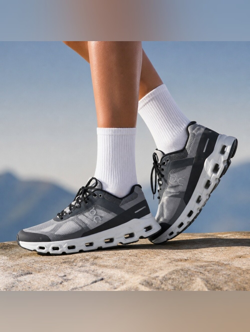 On Cloud Women's Cloudvista Shoes Size 9 READ